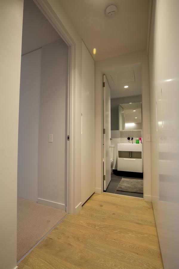 Light Tower Apartment Мельбурн Экстерьер фото