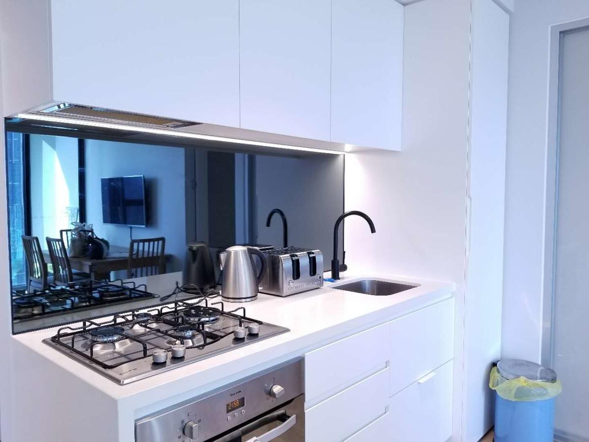 Light Tower Apartment Мельбурн Экстерьер фото